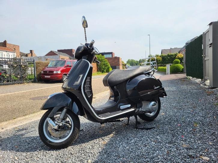 Vespa GTS 250, Motoren, Motoren | Piaggio, Bedrijf, Scooter, 12 t/m 35 kW, 1 cilinder, Minimaal motorrijbewijs A2, Ophalen