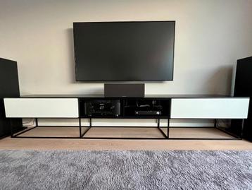 TV meubel  beschikbaar voor biedingen