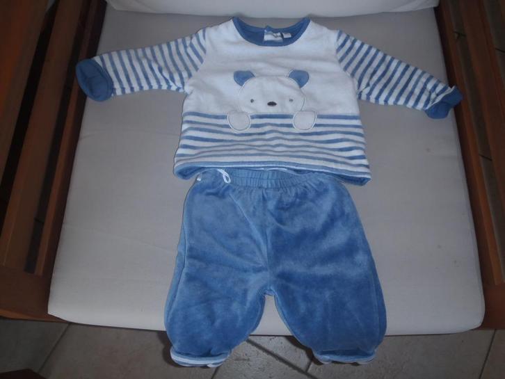 pyjama maat 68, Kinderen en Baby's, Babykleding | Maat 68, Zo goed als nieuw, Jongetje, Nacht- of Onderkleding, Ophalen of Verzenden