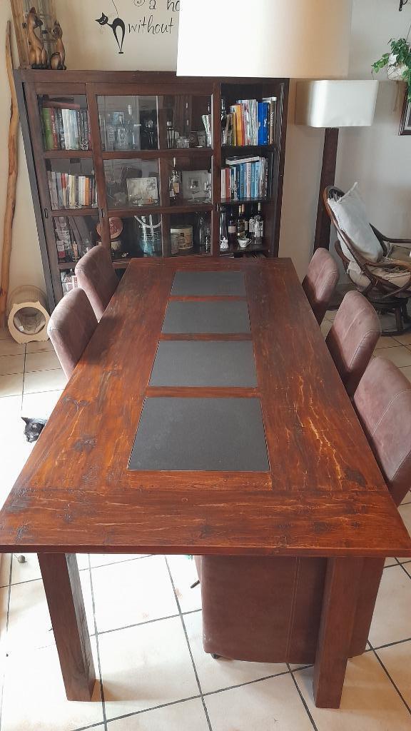 Eetkamertafel, Enlèvement