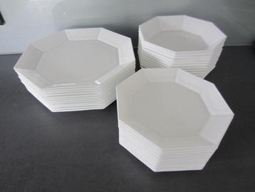 Servies Arcopal 36-delig Vintage jaren ‘80 beschikbaar voor biedingen