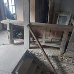 oude houten werkbank van schrijnwerker . "schaafbank", Ophalen