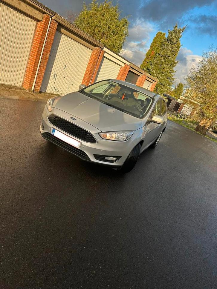 Ford Focus 1.0, Auto's, Ford, Particulier, Focus, Elektrische ramen, Parkeersensor, Benzine, Handgeschakeld, Zilver of Grijs, Ophalen