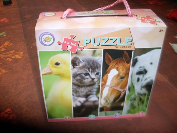 Puzzelbox met 4 dierenpuzzels van 100 stukjes, Kinderen en Baby's, Speelgoed | Kinderpuzzels, Zo goed als nieuw, 6 jaar of ouder