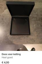 Doosje voor ketting, Enlèvement