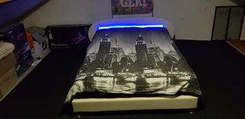 2-persoons boxspring bed beschikbaar voor biedingen