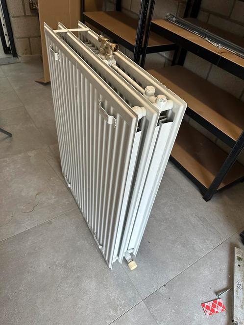 Bijna nieuwe paneelradiator te koop – Type 33 – 70 x 90 cm, Doe-het-zelf en Bouw, Verwarming en Radiatoren, Zo goed als nieuw