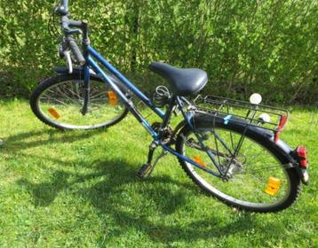 Blauwe fiets - met opknapwerk - kind/tiener - gebruikt
