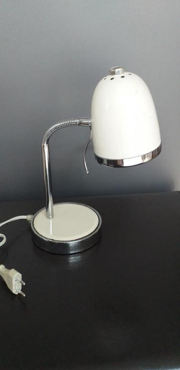 Space age desklamp beschikbaar voor biedingen