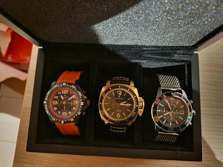 Alpha Sierra horloge box (3 horloges), Bijoux, Sacs & Beauté, Montres | Hommes, Neuf, Montre-bracelet, Autres marques, Autres matériaux