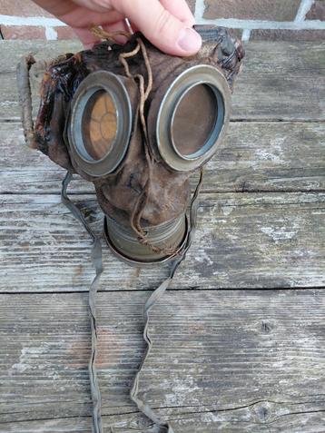 Duits gasmasker 1917 beschikbaar voor biedingen