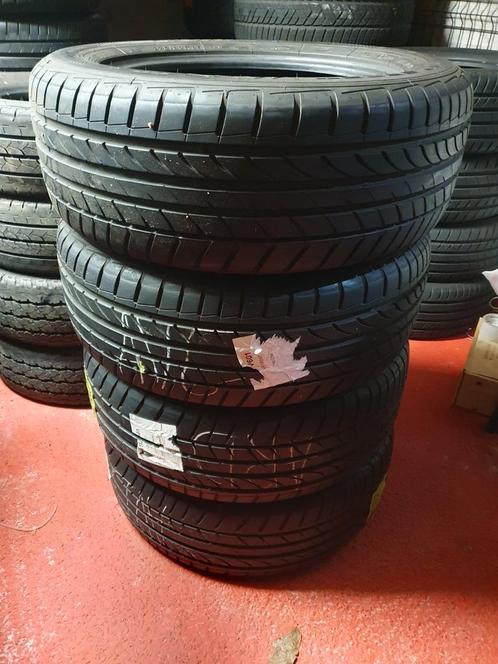 4 pneus NEUF Dunlop 225/60/17 étoilée, Autos : Pièces & Accessoires, Autres pièces automobiles, Alfa Romeo, Pièces américaines