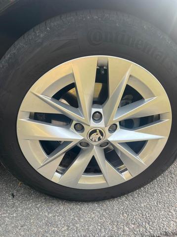 Skoda Octavia velgen en banden 17” ruilen beschikbaar voor biedingen