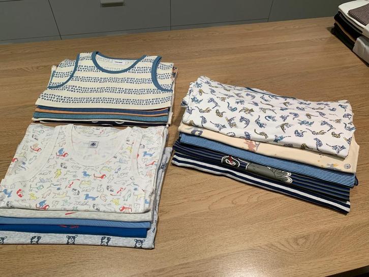 5 Pyama’s en 11 onderhemdjes/singlets (Petit Bateau,…), Enfants & Bébés, Paquets de vêtements pour enfants, Taille 140, Enlèvement