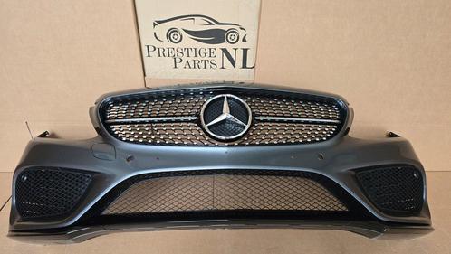 Mercedes C Klasse W205 AMG ORIGINEEL VOORBUMPER A2058850925, Auto-onderdelen, Carrosserie, Bumper, Voor, Gebruikt, Herkomst onderdeel bekend