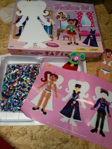 Strijkparels en sjablonen beschikbaar voor biedingen