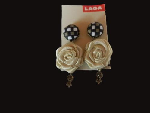(16)- boucles d'oreilles noir beige -neuves - laga -, Handtassen en Accessoires, Oorbellen, Nieuw, Knopjes of Stekers, Overige materialen