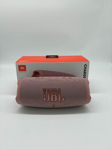 JBL Charge 5 Bluetooth Speaker - Roze in nette staat beschikbaar voor biedingen