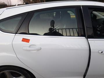 Portier 4Deurs rechts-achter van een Ford Focus (5B) beschikbaar voor biedingen