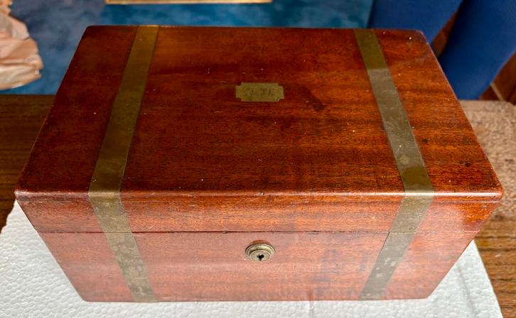 Engels antiek (ca1850) mahoniehouten kistje met Bramah slot, Antiek en Kunst, Antiek | Overige Antiek, Ophalen