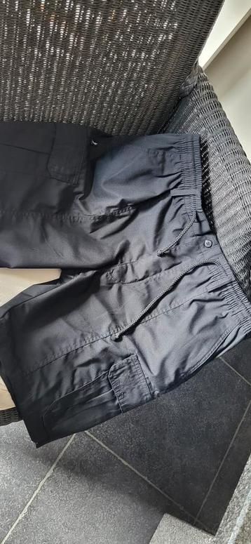Zwarte Nieuwe heren short met zakken op, sportief  beschikbaar voor biedingen