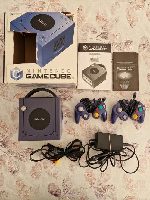 Boxed Gamecube met 2 controllers te koop., Games en Spelcomputers, Spelcomputers | Nintendo GameCube, Zo goed als nieuw, Met 2 controllers