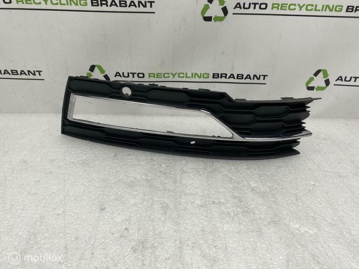 Voorbumper Rooster Rechts Skoda Octavia 4 ORIG 5E3807682C, Auto-onderdelen, Carrosserie, Skoda, Gebruikt, Ophalen of Verzenden