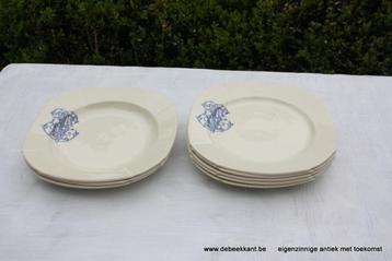 Retro vintage antieke oude borden dinnerborden met monogram