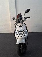 Piaggio Zip 4T Scooter Glans Wit ALPHA LED (B-KLASSE), Fietsen en Brommers, Ophalen of Verzenden, Zo goed als nieuw, Piaggio Zip