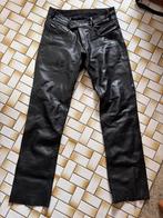Lederen broek recht, Ophalen