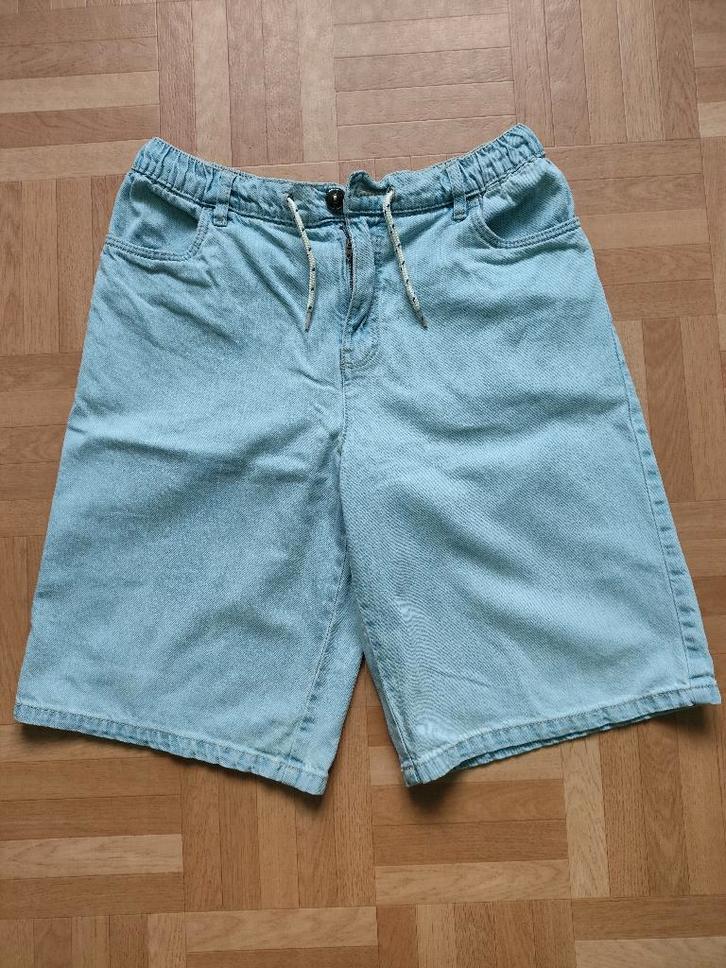 Short JBC 15/16j. Loose fit., Kinderen en Baby's, Kinderkleding | Maat 170, Zo goed als nieuw, Jongen, Broek, Ophalen of Verzenden