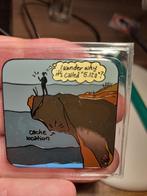geocoins, dificult climbing, glow in the dark, Ophalen of Verzenden, Nieuw, Embleem, Speld of Insigne