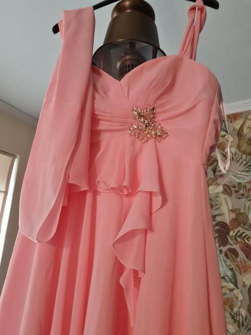 feestelijk gala bruidsmeisje jurk S roze met sleep en sjaal, Kleding | Dames, Gelegenheidskleding, Zo goed als nieuw, Roze, Ophalen of Verzenden