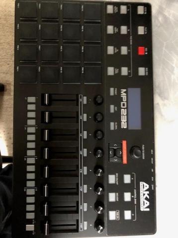 AKAI Professional - MPD232 Midi Pad Controller beschikbaar voor biedingen