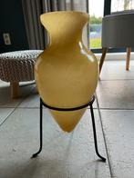 Gele glazen vaas met staander, Huis en Inrichting, Zo goed als nieuw, Geel, Glas, Minder dan 50 cm