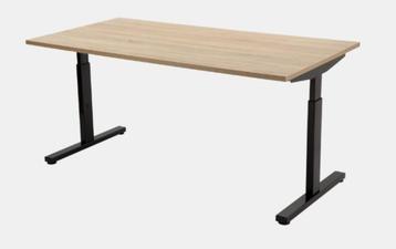 BureauIn hoogte verstelbaar bureaus (80 cm x 180 cm) beschikbaar voor biedingen