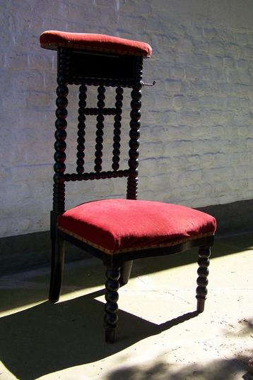 Chaise d'église antique, chaise de prière