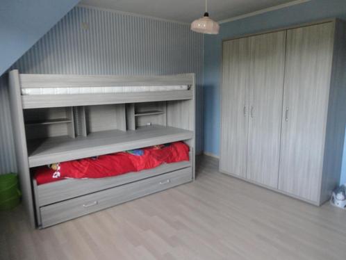 stapelbed met bureau, kleerkast en boekenkast, Kinderen en Baby's, Kinderkamer | Stapelbedden en Hoogslapers, Gebruikt, Stapelbed