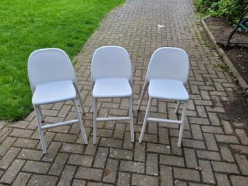 3 chaises blanches enfant IKEA URBAN