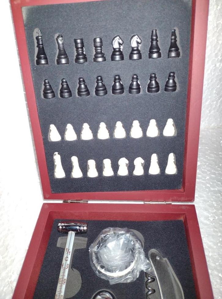 geschenk box wijn attributen schaakspel, Verzamelen, Wijnen, Nieuw, Verzenden