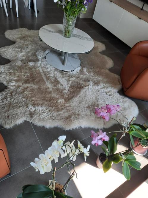lams tapijt, Huis en Inrichting, Stoffering | Vloerbedekking, Zo goed als nieuw, Tapijt, Wit, Ophalen