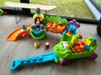 Fischer Price - Kiekeboe-dorp en krokodil, Kinderen en Baby's, Speelgoed | Fisher-Price, Zo goed als nieuw, Ophalen