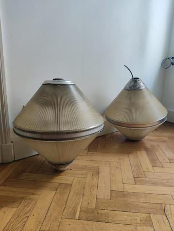 Paar Globes Vintage hang- of tafellamp  beschikbaar voor biedingen