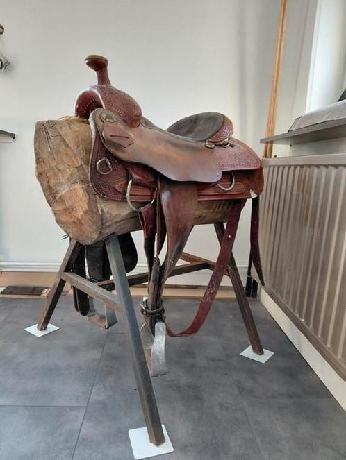 Handgemaakt Westernzadel SRS Saddlery – 16 inch + bok, Dieren en Toebehoren, Paarden en Pony's | Zadels, Gebruikt, Western, Ophalen