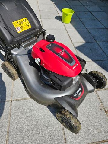 Honda grasmaaier, bijna nieuw beschikbaar voor biedingen