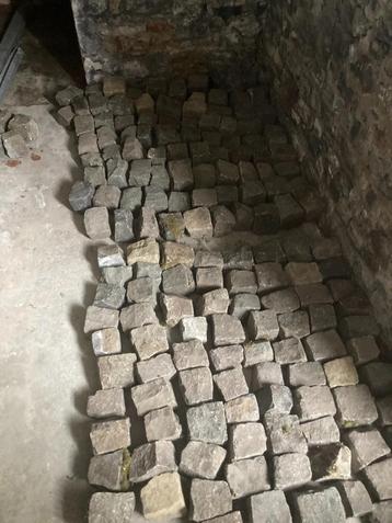 Pavé (petit) Pierre, Utilisé, Autres types, Moins de 5 m², Enlèvement