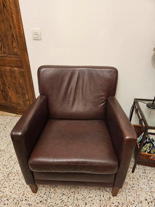 Donkerbruine leren fauteuil + 1 gratis, Huis en Inrichting, Zetels | Zetels en Chaises Longues, Zo goed als nieuw, Leer, Ophalen