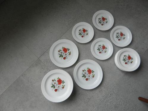Arcopal borden - 36 stuks - perfecte staat, Maison & Meubles, Cuisine | Vaisselle, Comme neuf, Assiettes(s), Autres styles, Autres matériaux