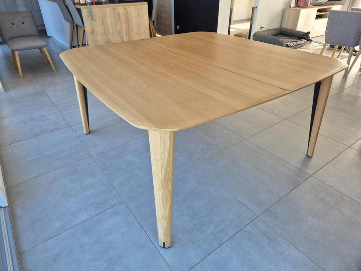 Table salle à manger carrée - Mobitec Sheffield PB2, Huis en Inrichting, Tafels | Eettafels, Zo goed als nieuw, 150 tot 200 cm
