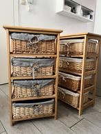 Petite etagere avec paniers en osier, Ophalen, Zo goed als nieuw